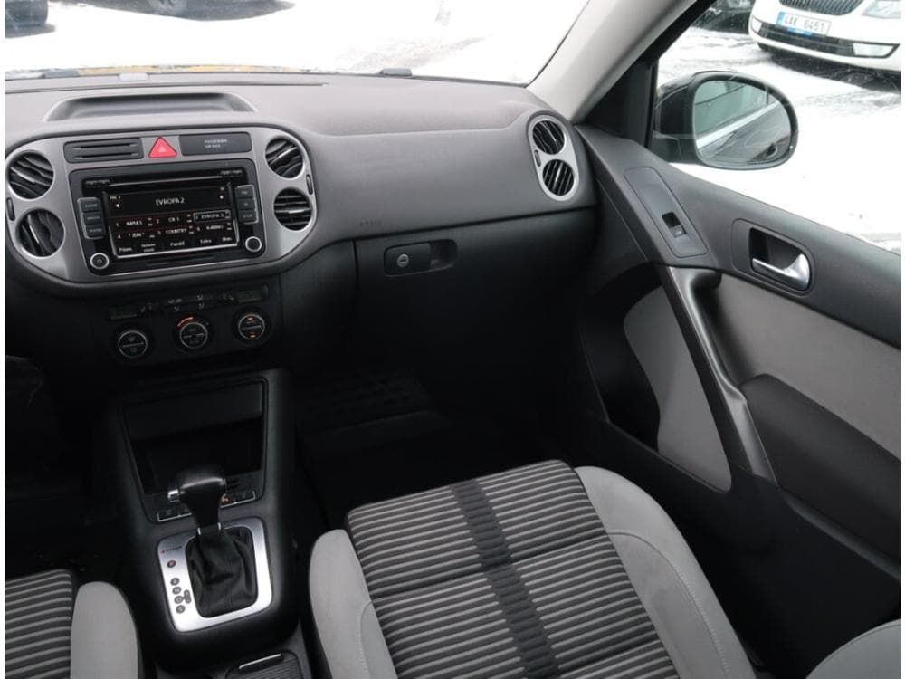 2009 Volkswagen Tiguan - 15