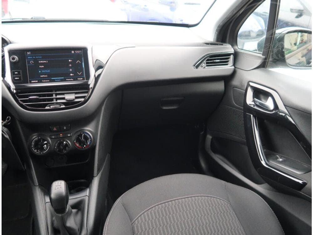2019 Peugeot 208 - 8