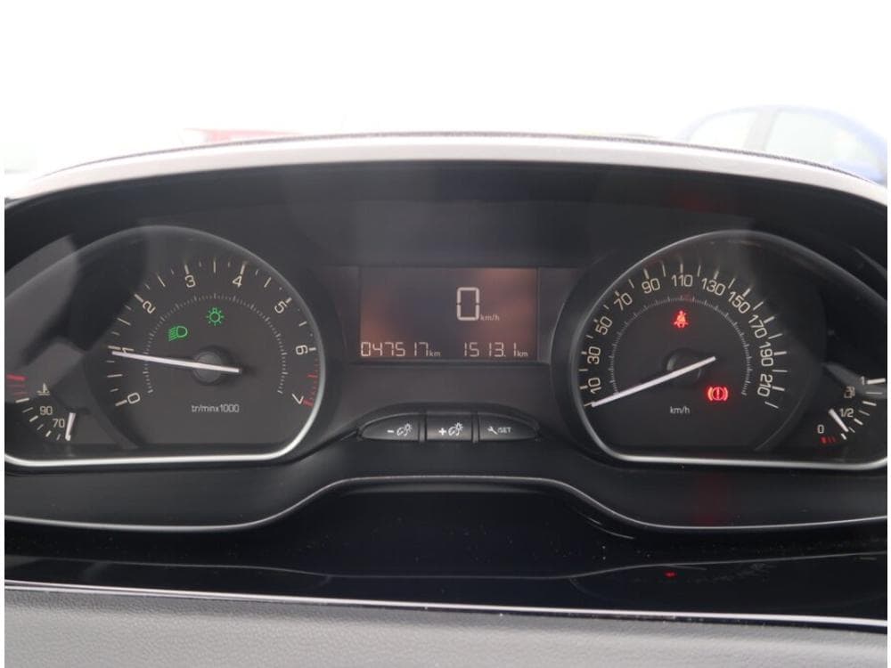 2019 Peugeot 208 - 11