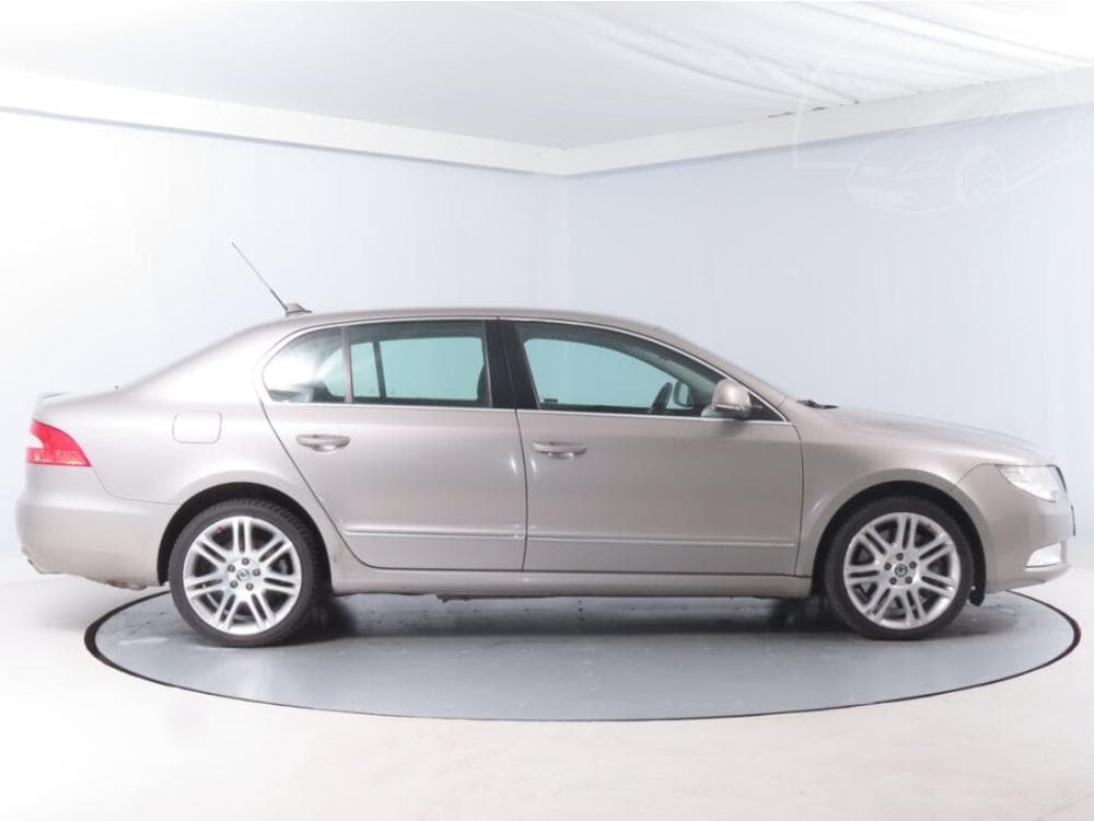 2009 Škoda SUPERB - 6