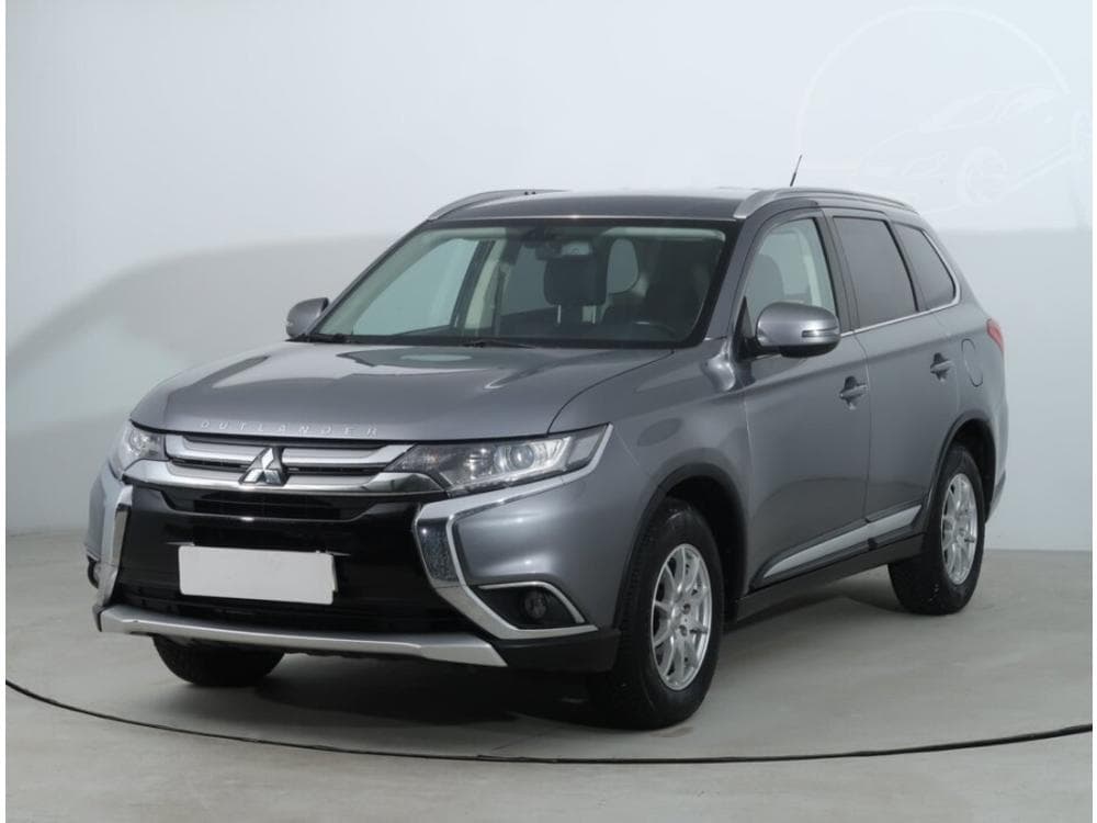 2015 Mitsubishi Outlander - 2