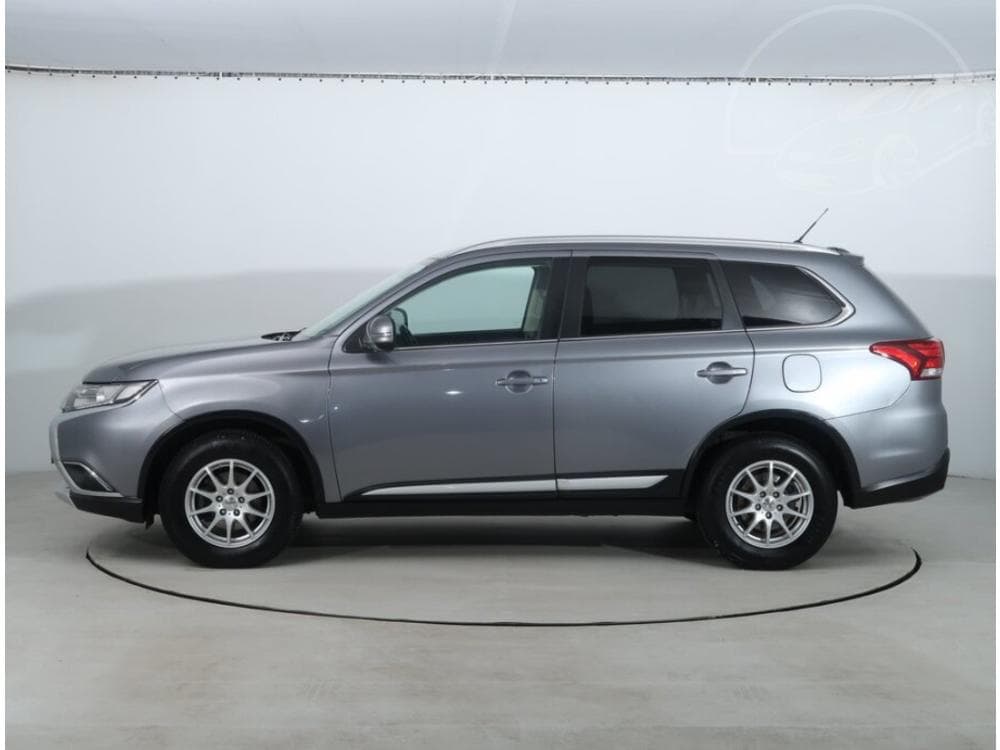 2015 Mitsubishi Outlander - 3