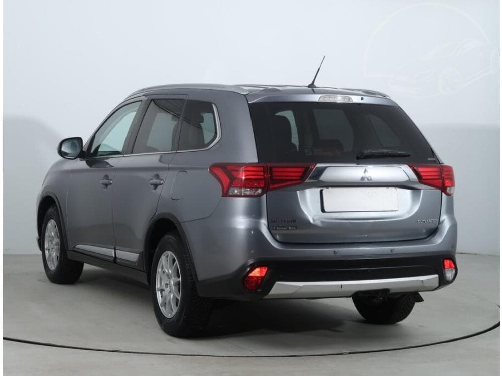 2015 Mitsubishi Outlander - 4