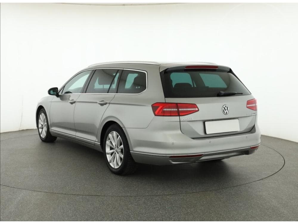 2015 Volkswagen PASSAT - 4