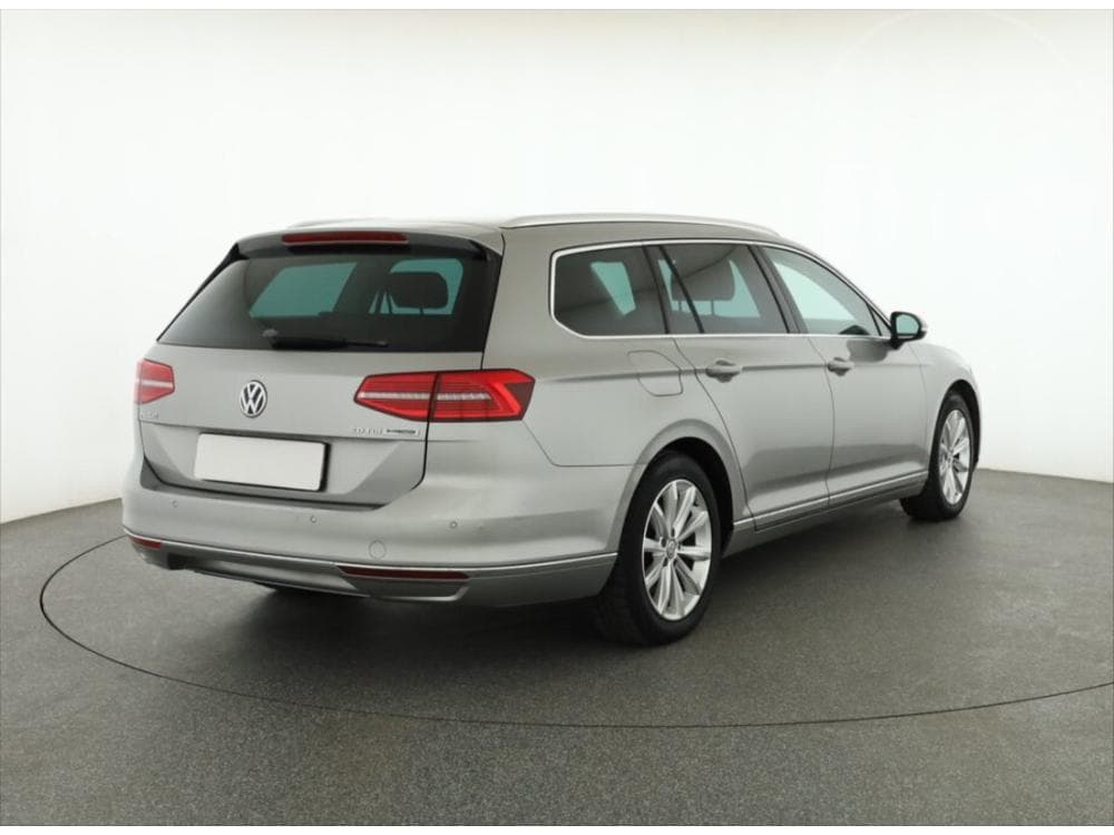 2015 Volkswagen PASSAT - 5