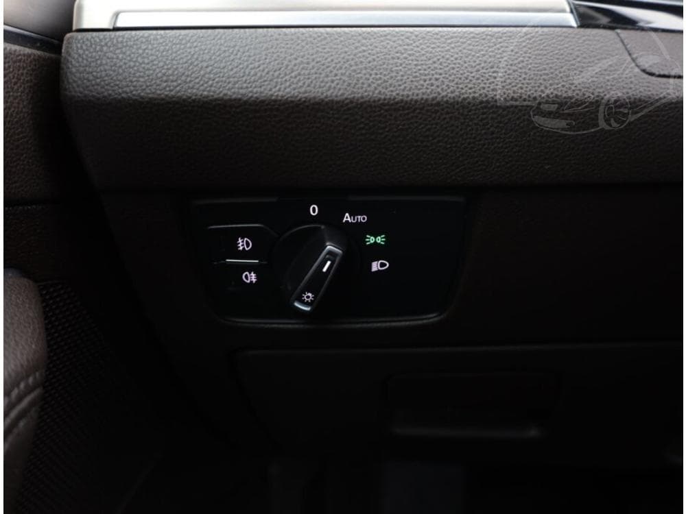 2015 Volkswagen PASSAT - 13