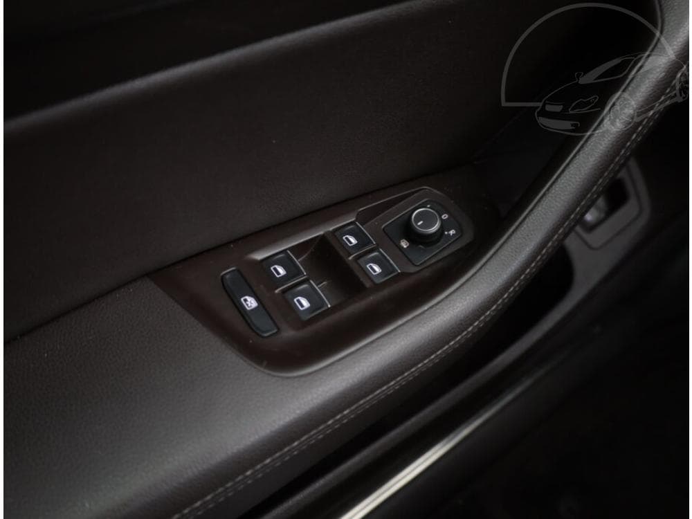 2015 Volkswagen PASSAT - 14