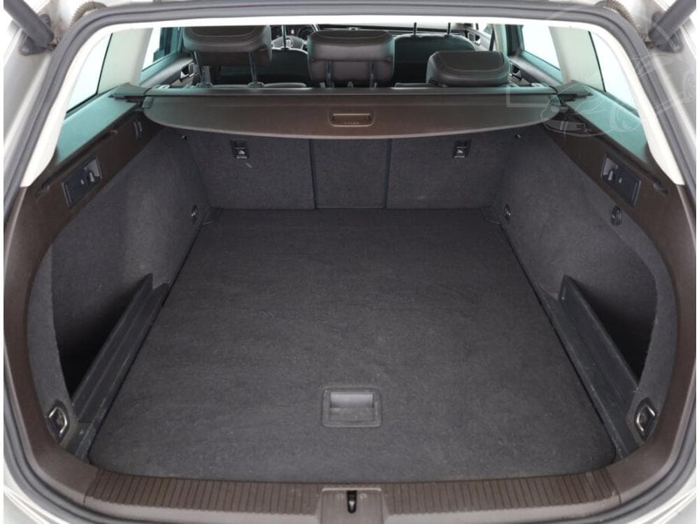 2015 Volkswagen PASSAT - 15