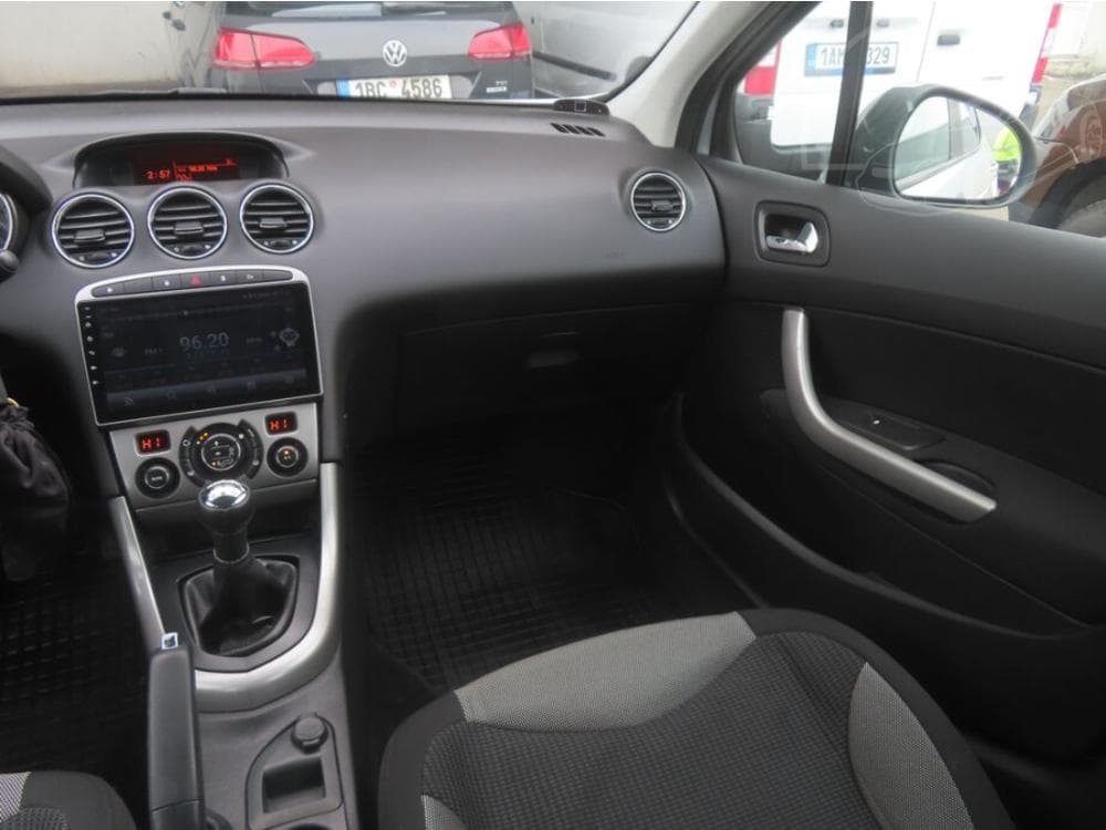 2011 Peugeot 308 - 8