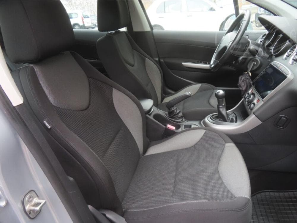 2011 Peugeot 308 - 9