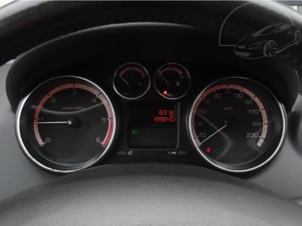 2011 Peugeot 308 - 11