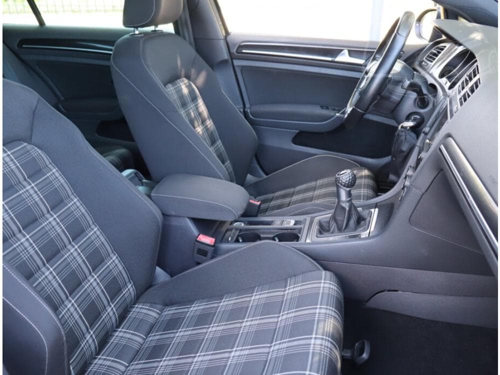2016 Volkswagen GOLF - 7