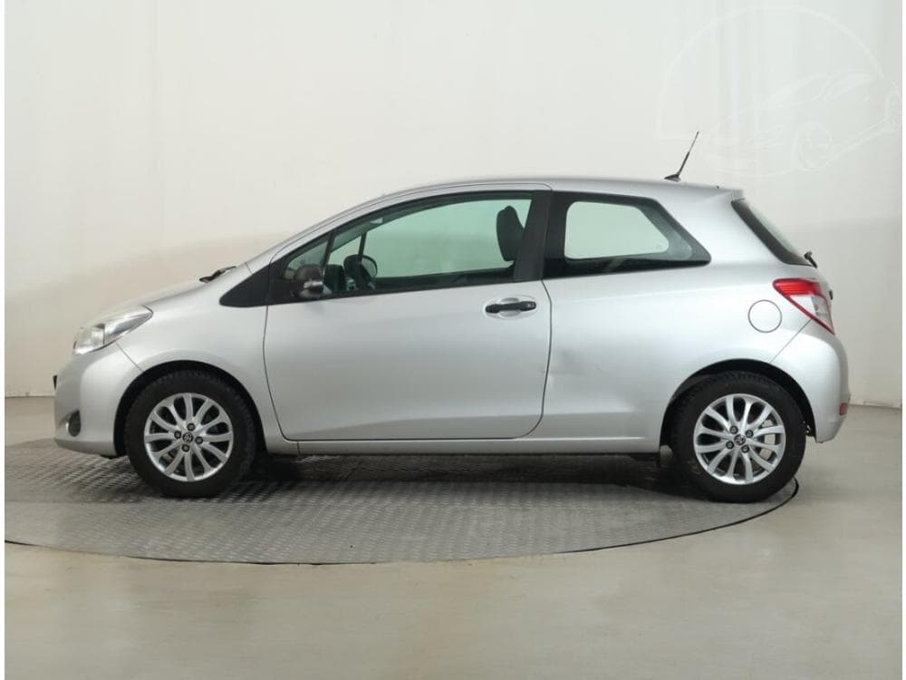 2012 Toyota YARIS - 3
