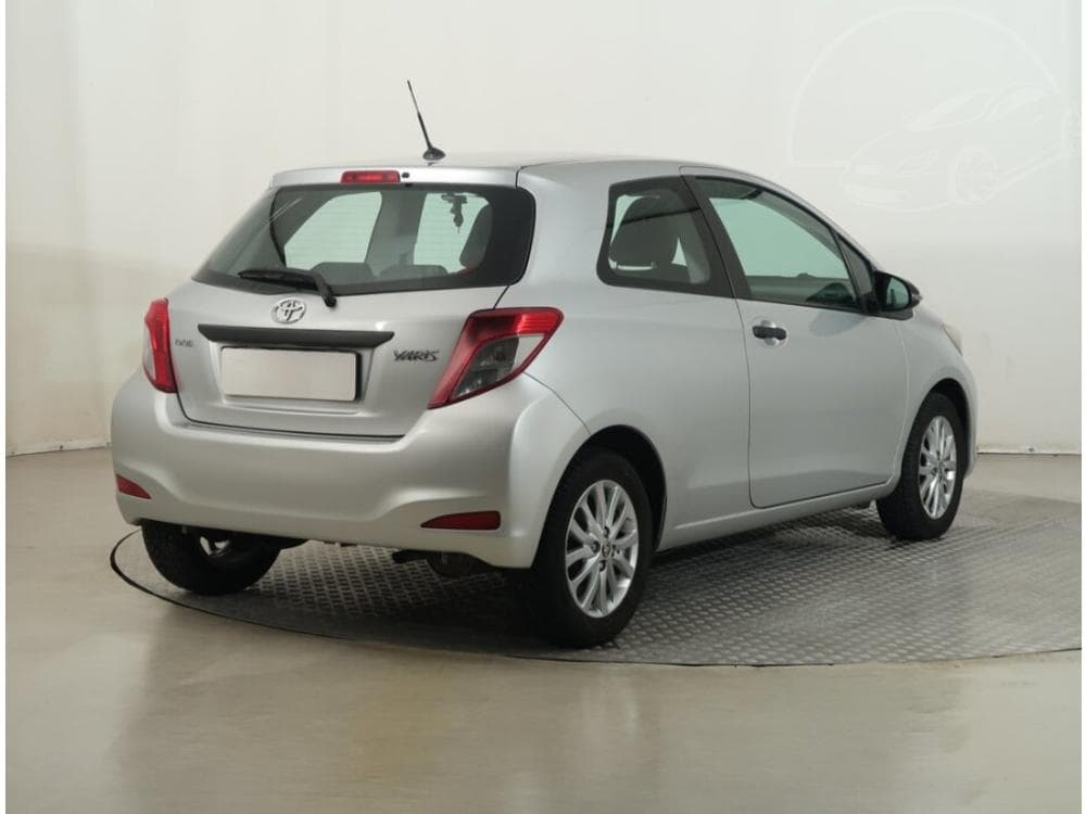 2012 Toyota YARIS - 4