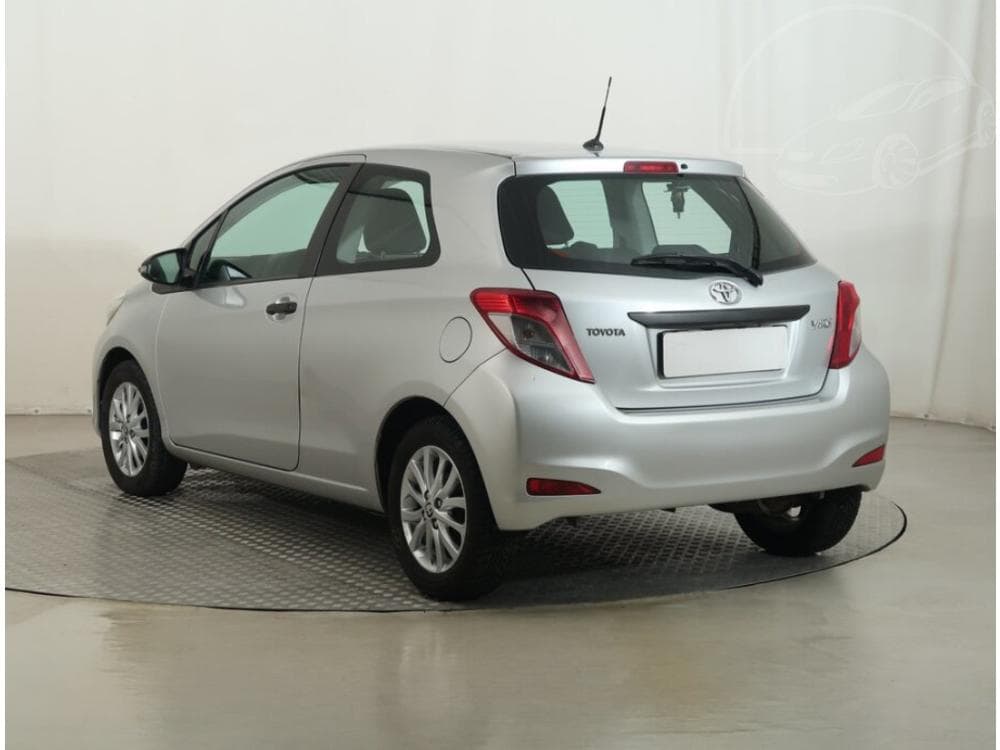 2012 Toyota YARIS - 5