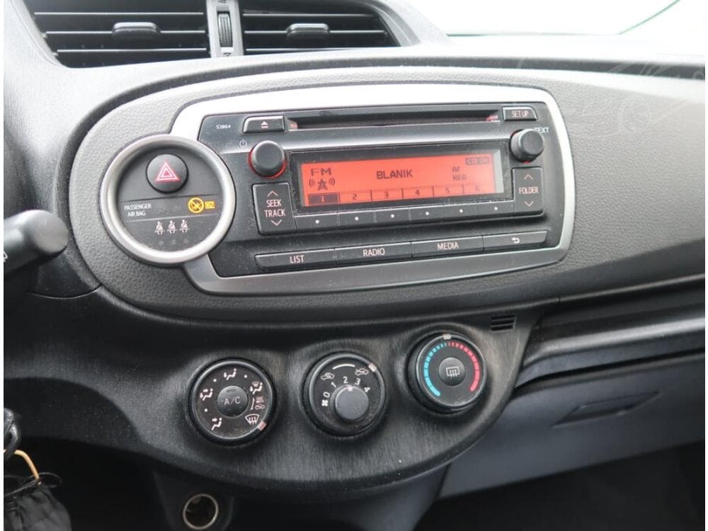 2012 Toyota YARIS - 12