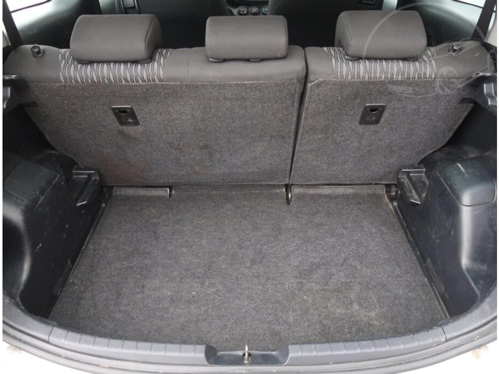 2012 Toyota YARIS - 13