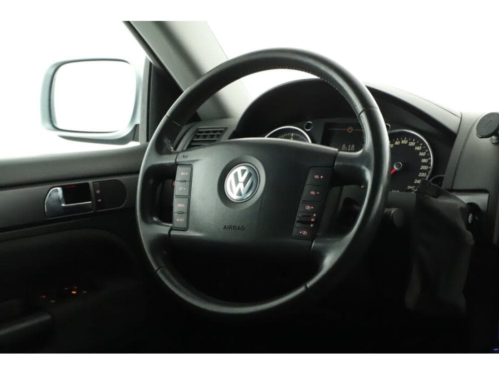 2006 Volkswagen Touareg - 14