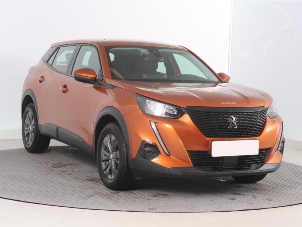 Peugeot 2008 1.2 PureTech, ČR,1.maj