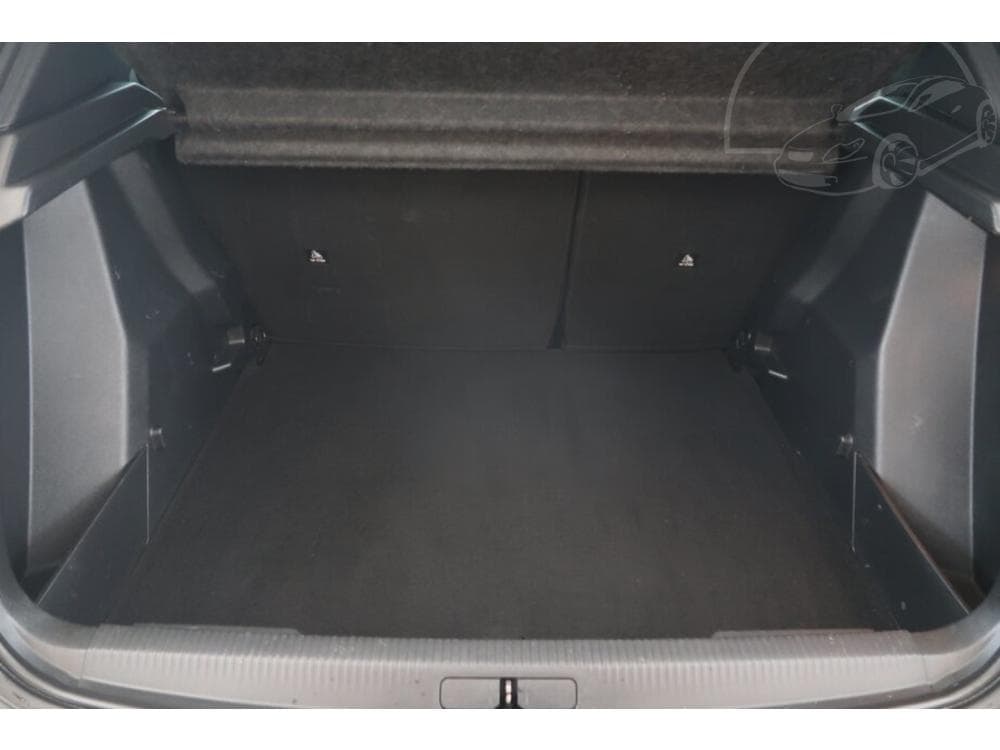 2020 Peugeot 2008 - 14