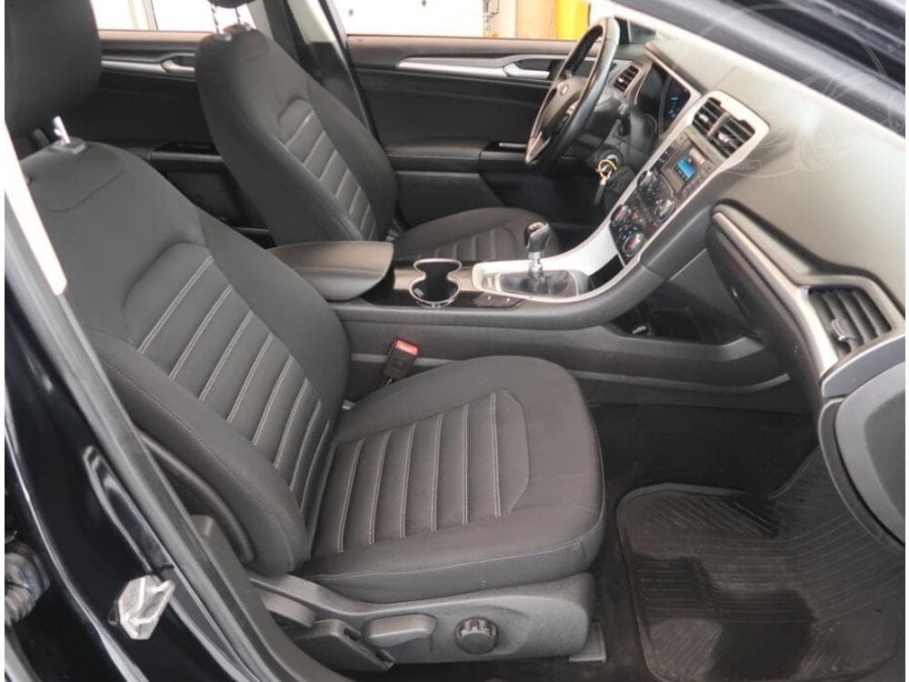 2015 Ford MONDEO - 9