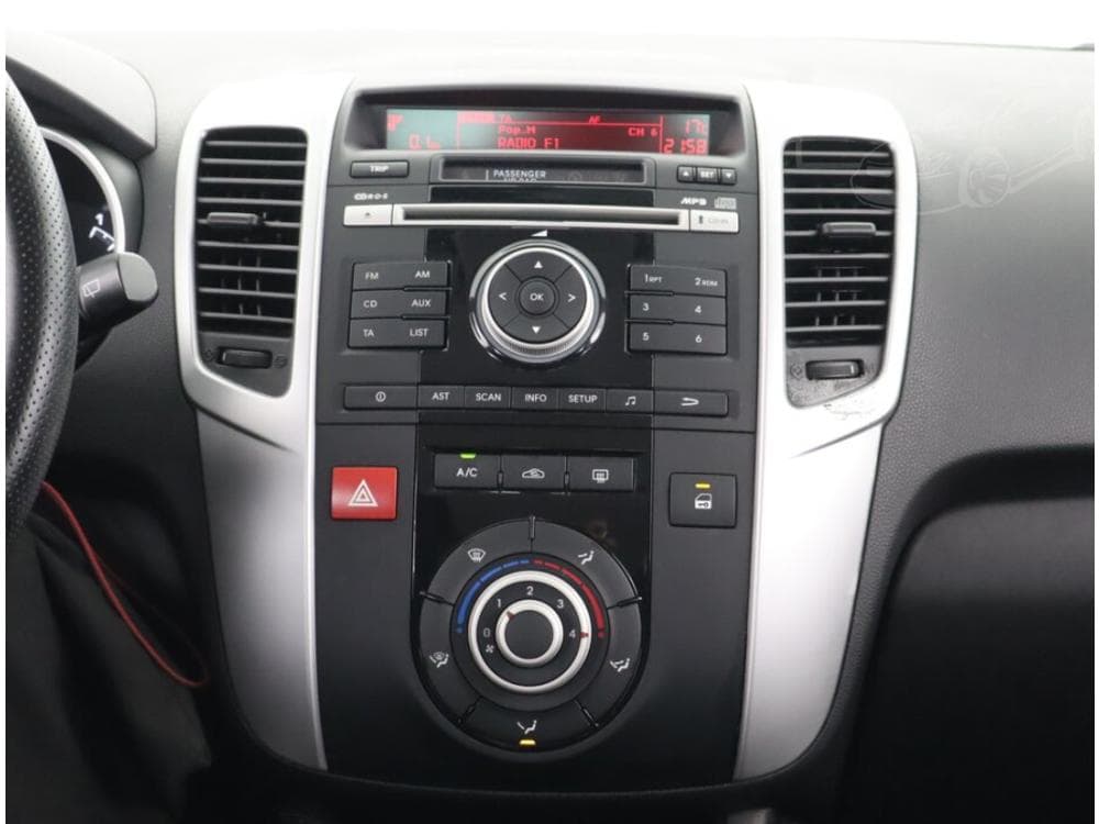 2011 Kia VENGA - 12