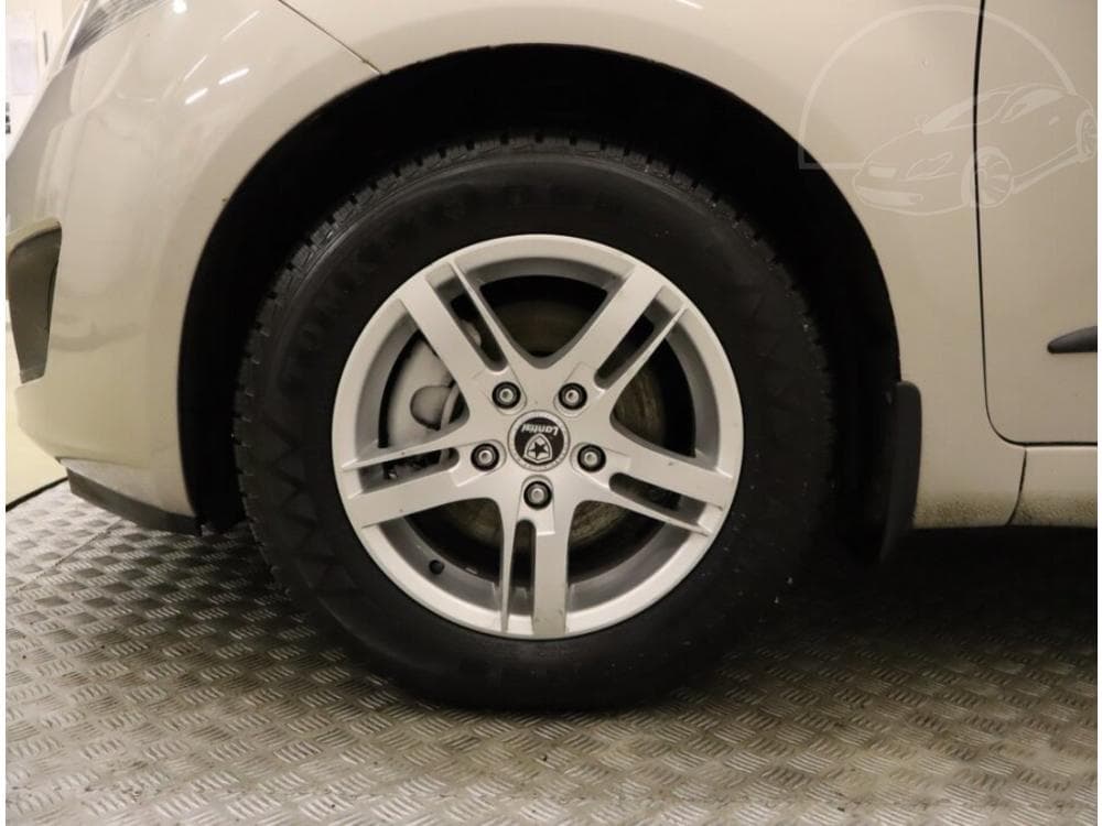 2011 Kia VENGA - 15