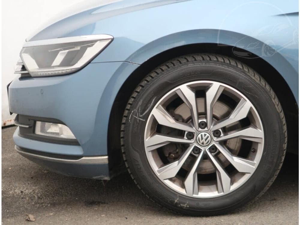 2016 Volkswagen PASSAT - 29