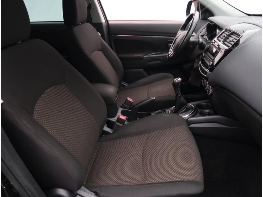 2016 Mitsubishi Asx - 9