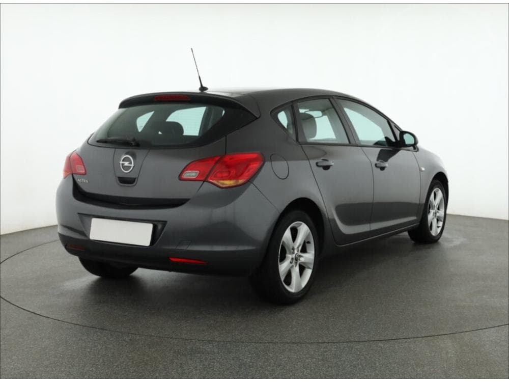 2010 Opel ASTRA - 5