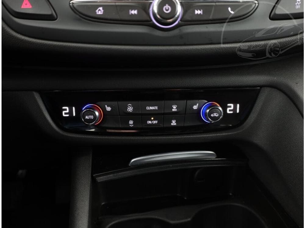 2021 Opel INSIGNIA - 10