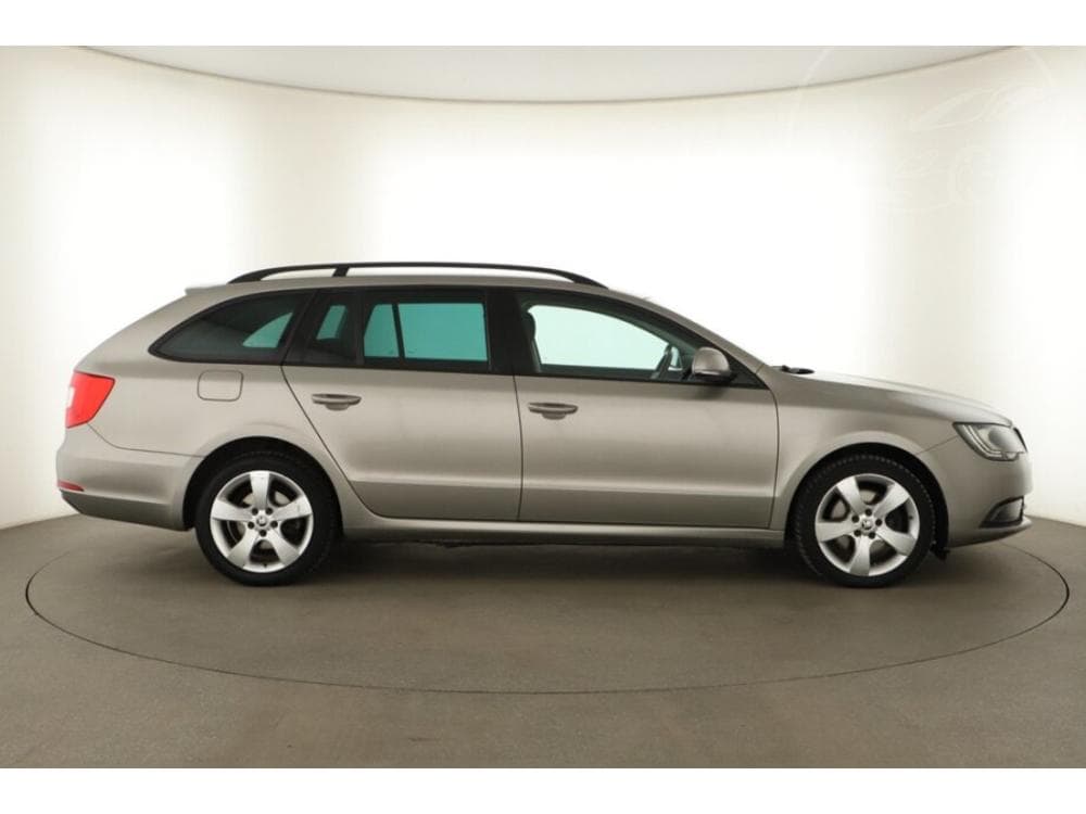 2015 Škoda SUPERB - 26
