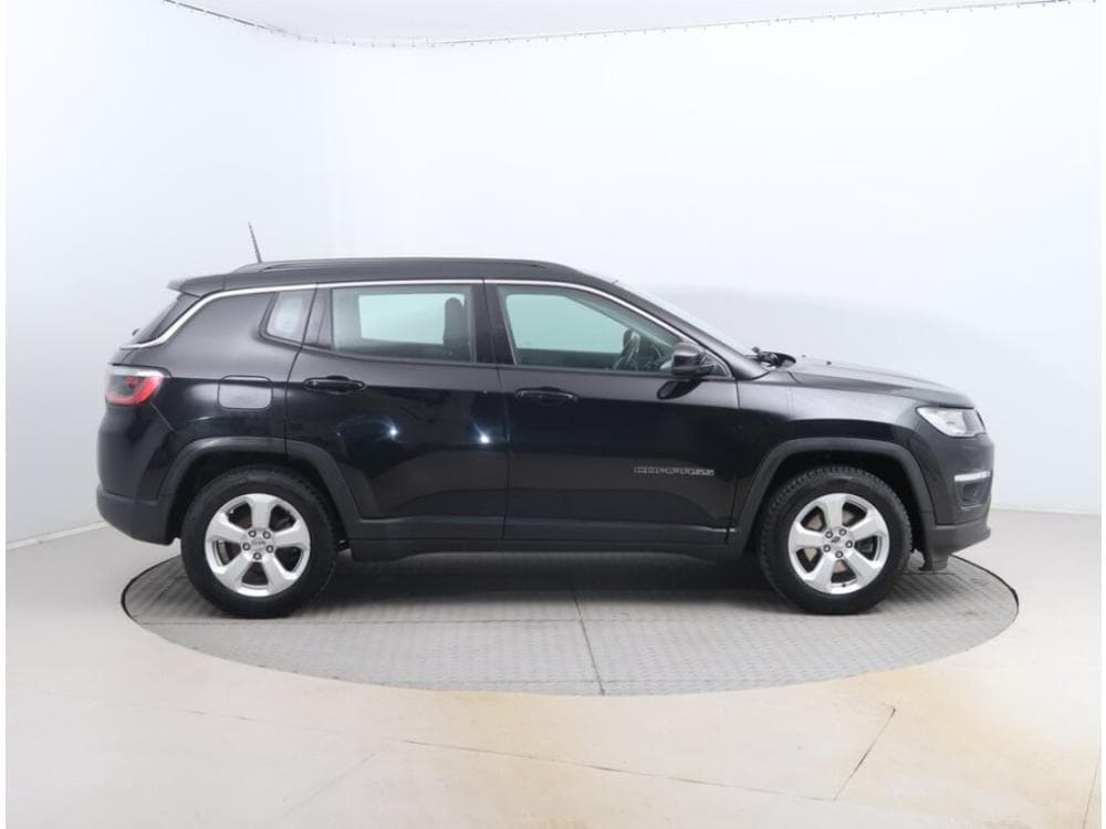 2018 Jeep COMPASS - 16