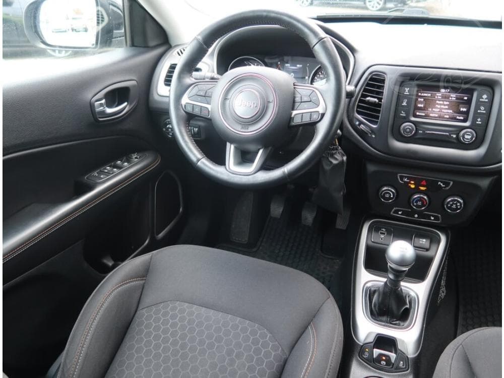 2018 Jeep COMPASS - 19