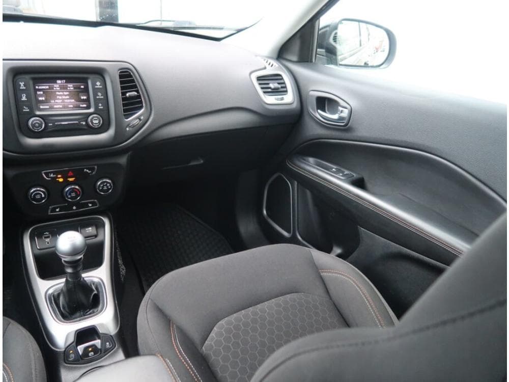 2018 Jeep COMPASS - 22