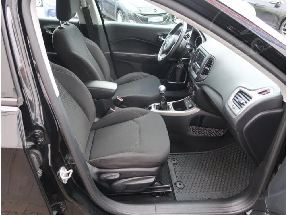2018 Jeep COMPASS - 25