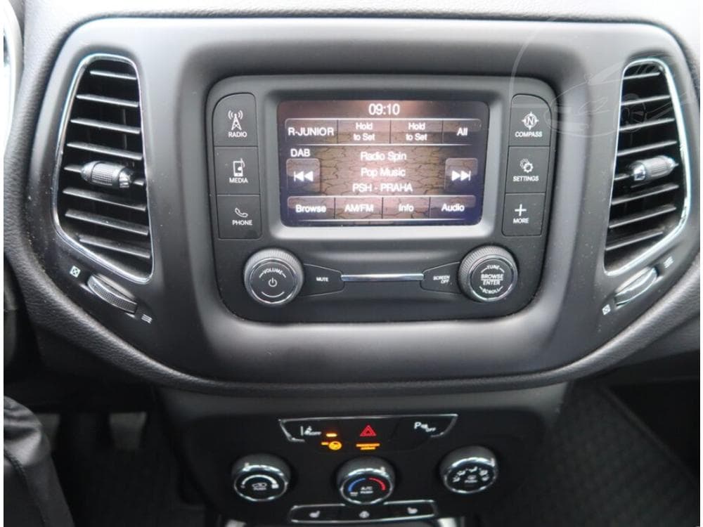 2018 Jeep COMPASS - 34