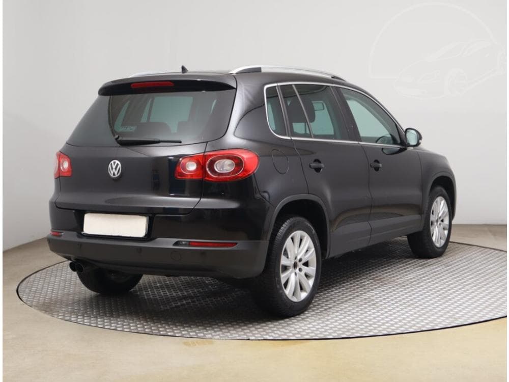 2011 Volkswagen Tiguan - 9