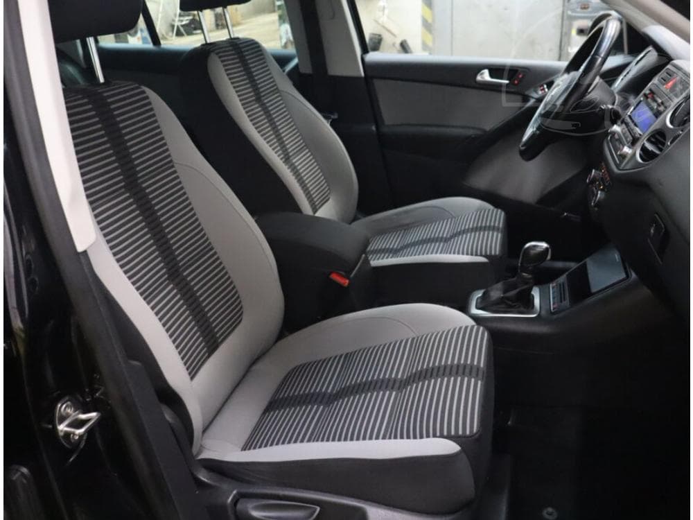 2011 Volkswagen Tiguan - 17