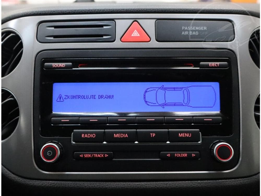 2011 Volkswagen Tiguan - 25