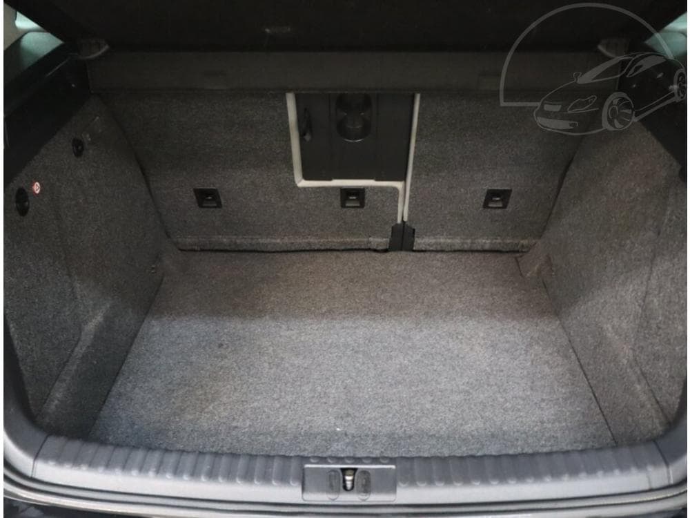 2011 Volkswagen Tiguan - 27