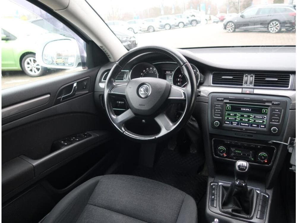 2015 Škoda SUPERB - 13