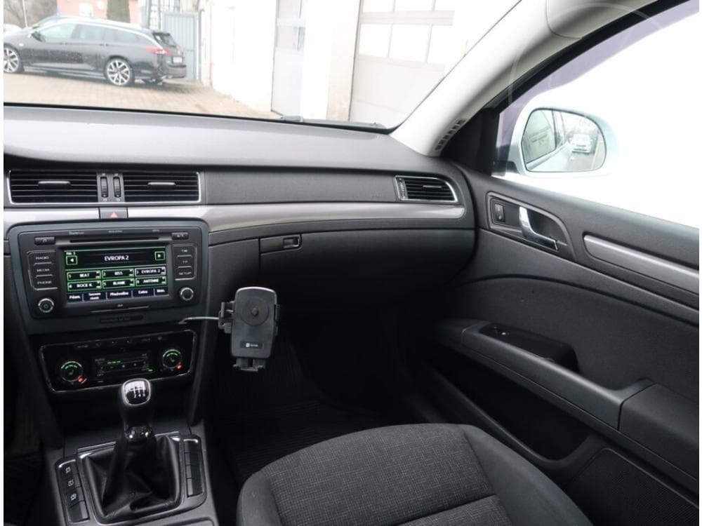 2015 Škoda SUPERB - 15