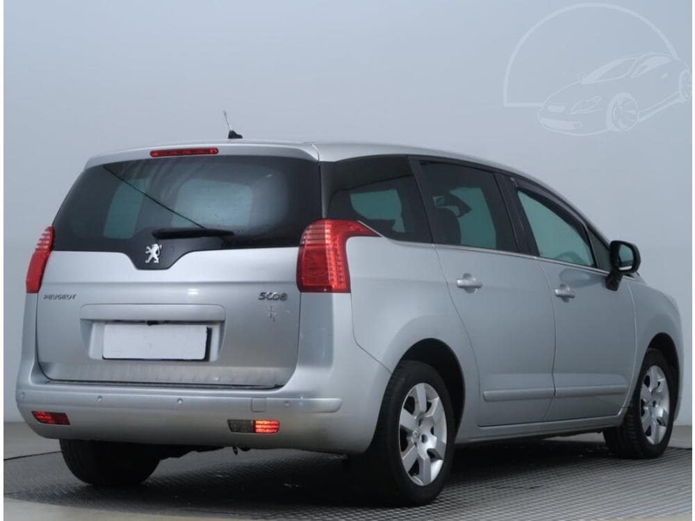 2010 Peugeot 5008 - 17