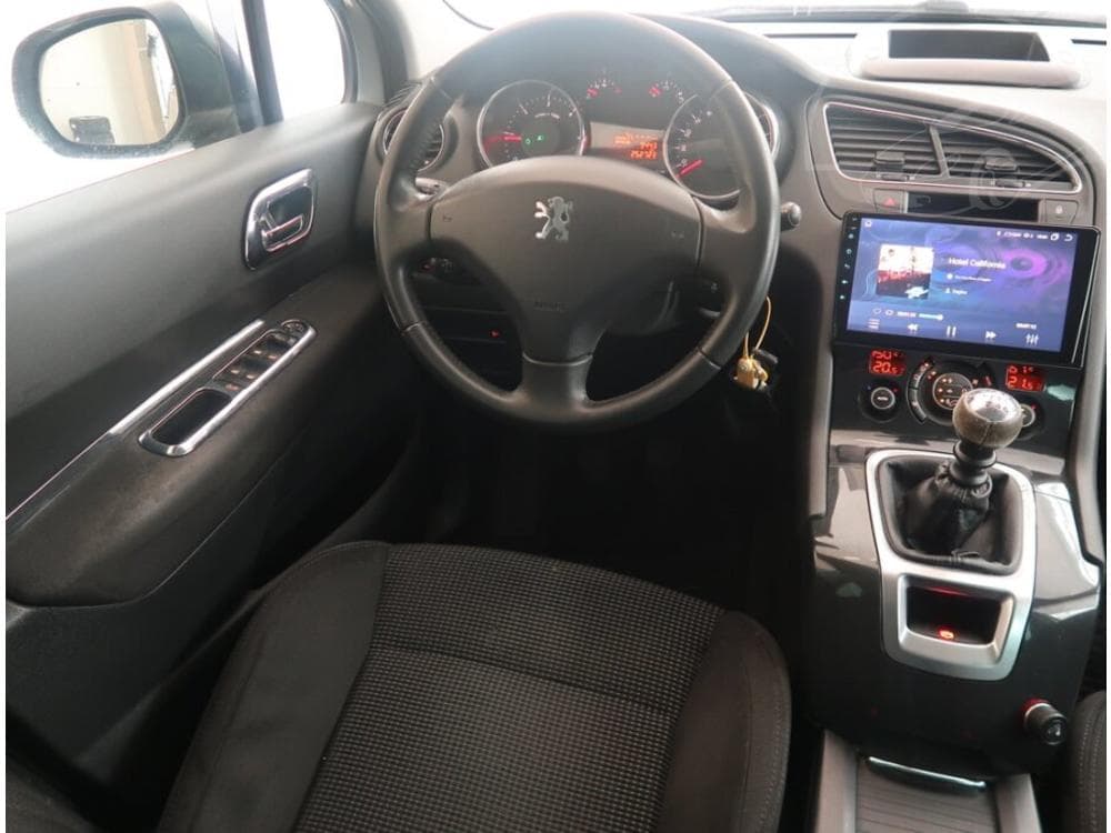 2010 Peugeot 5008 - 25