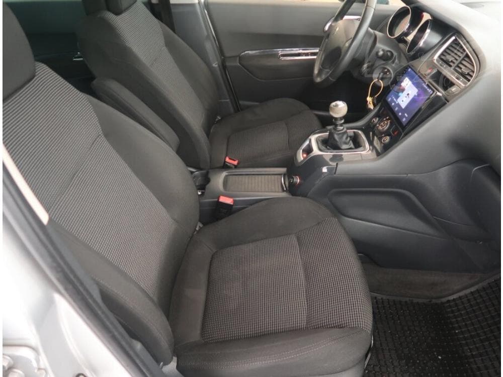 2010 Peugeot 5008 - 33