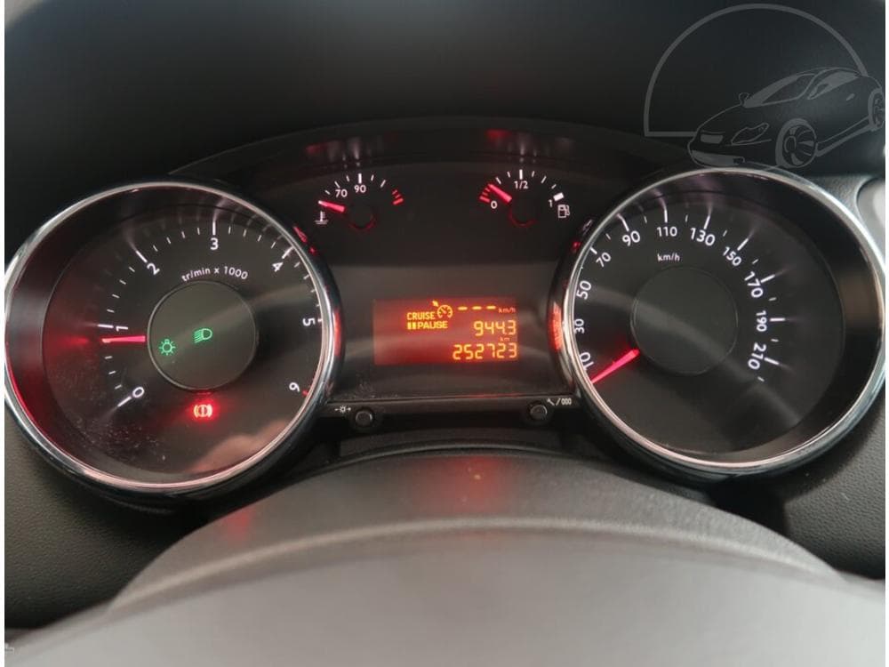 2010 Peugeot 5008 - 41