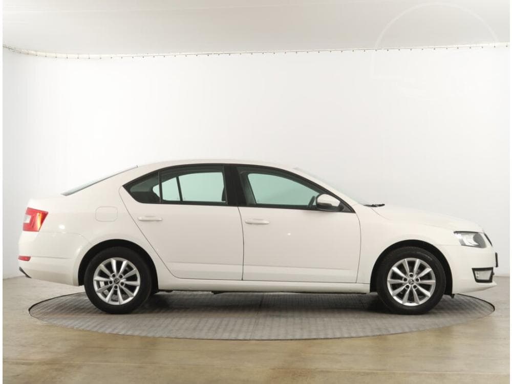 2015 Škoda OCTAVIA - 11