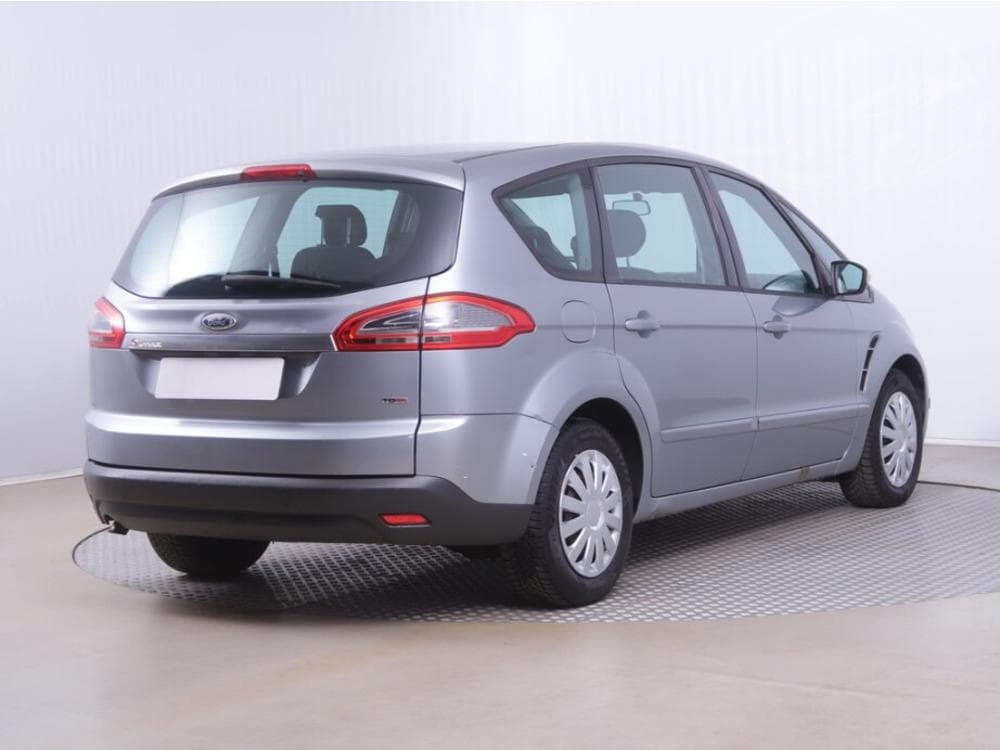 2010 Ford S-MAX - 5