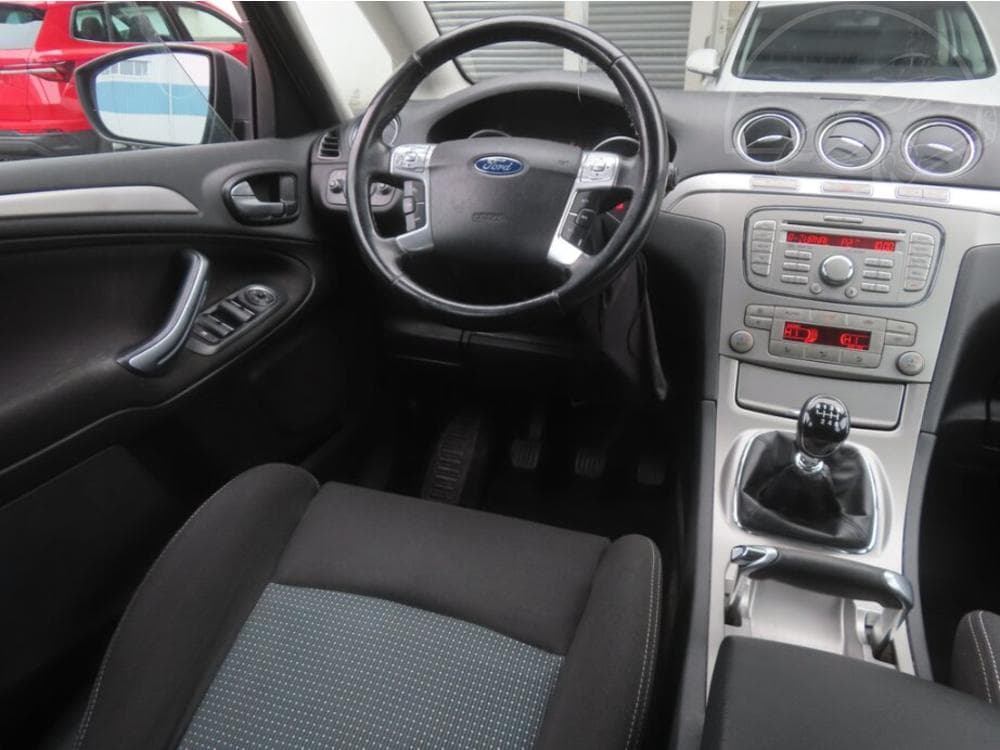 2010 Ford S-MAX - 7